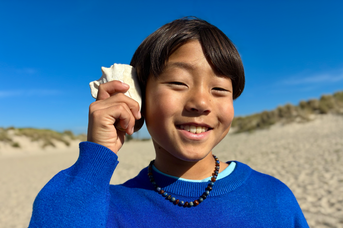 Снимка, направена с 48MP Fusion камера, функция портрети от следващо поколение, фокусирана на лицето на човек