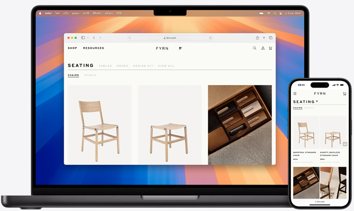 หน้าจอของ Macbook และ iPhone ที่แสดงเว็บเพจ Safari แบบเดียวกันบนทั้งสองอุปกรณ์
