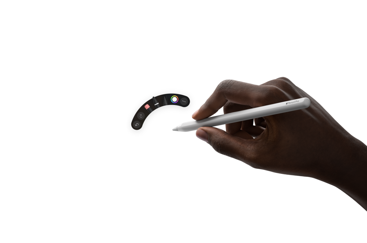 한 손으로 Apple Pencil Pro를 쥐고 Procreate에서 손글씨 메모가 포함된 일러스트레이션 작업을 하는 모습을 보여주는 iPad Air 앞면