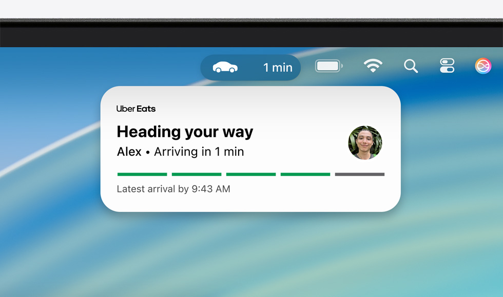 Extremo superior de la pantalla de un dispositivo Mac que muestra la barra de menús con una Actividad en Vivo ampliada de Uber Eats